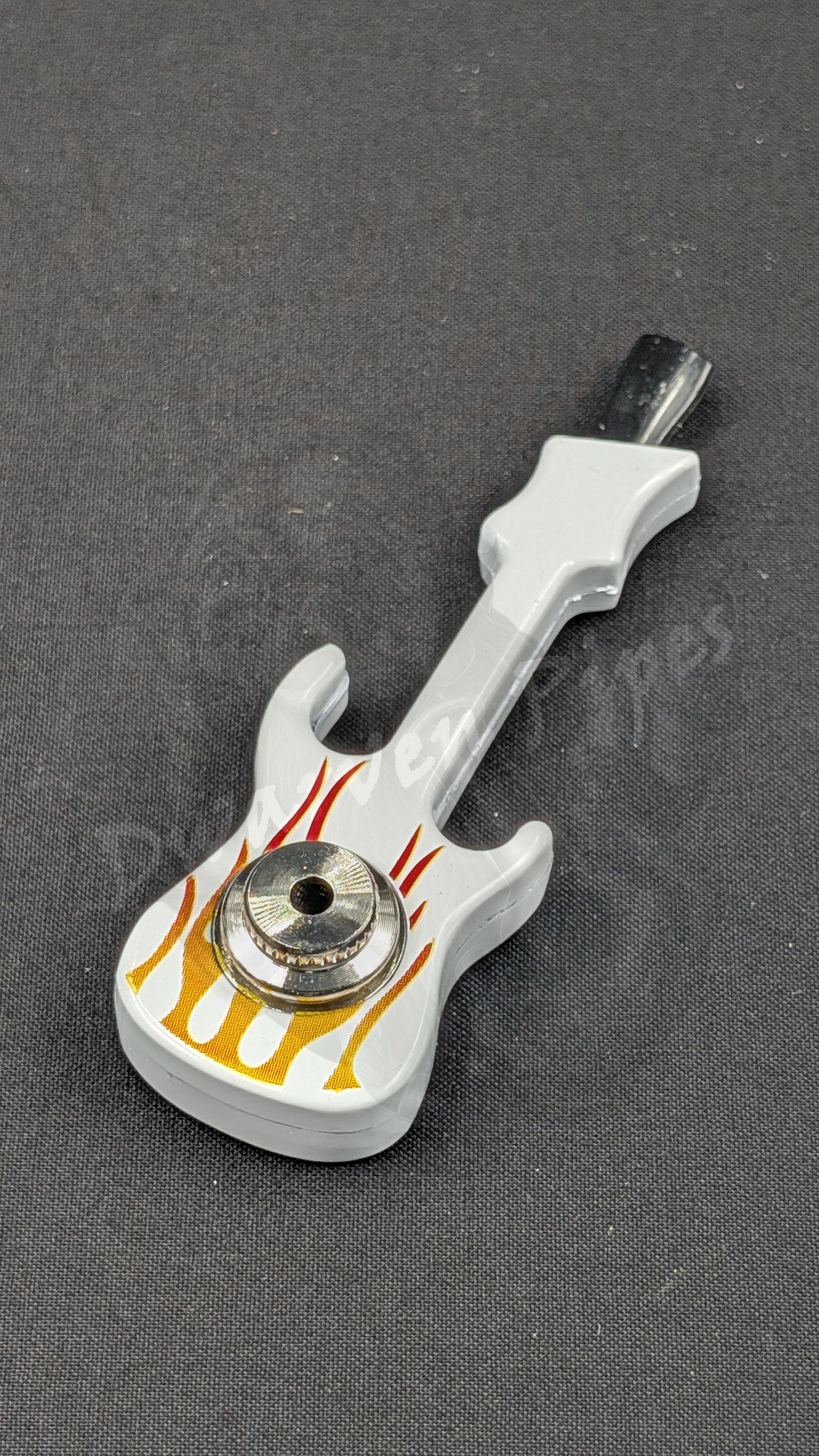 4” Metal Spoon Guitar Style White + 5 Free Screens