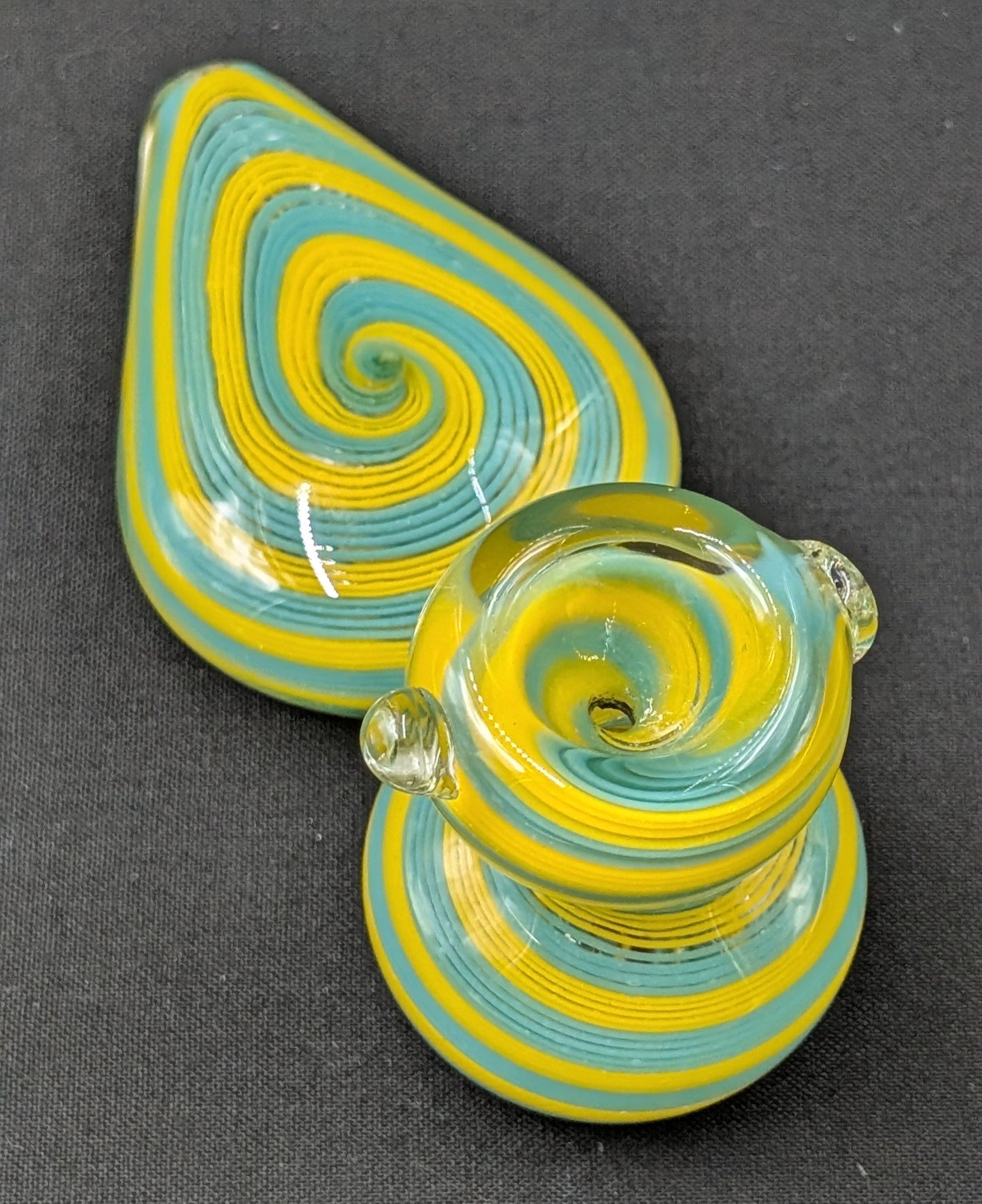 4.5" Glass Spoon Dual Bowls 2 Tier Swirl YB