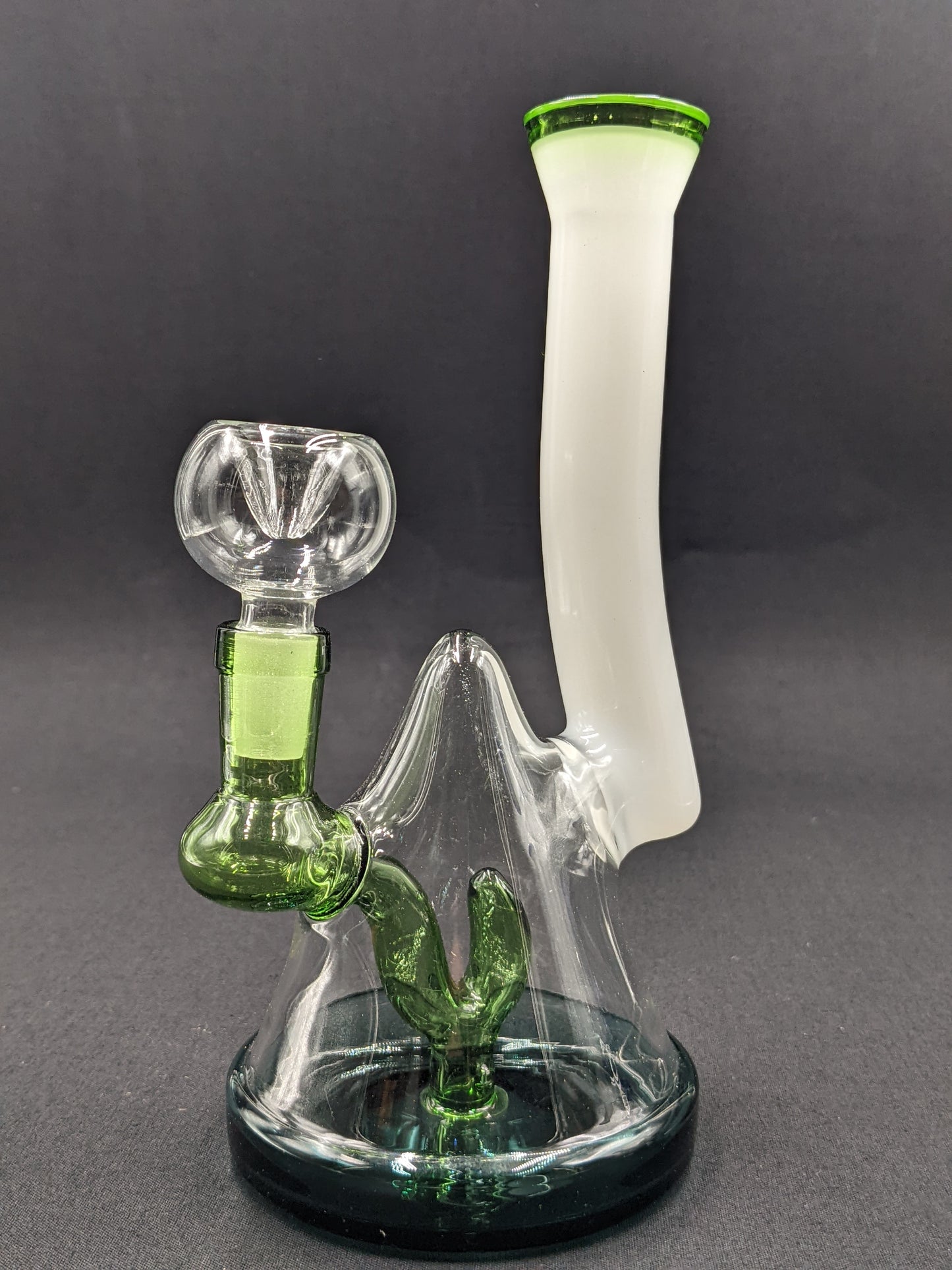 8" Glass Water Pipe Bong Pyramid 02