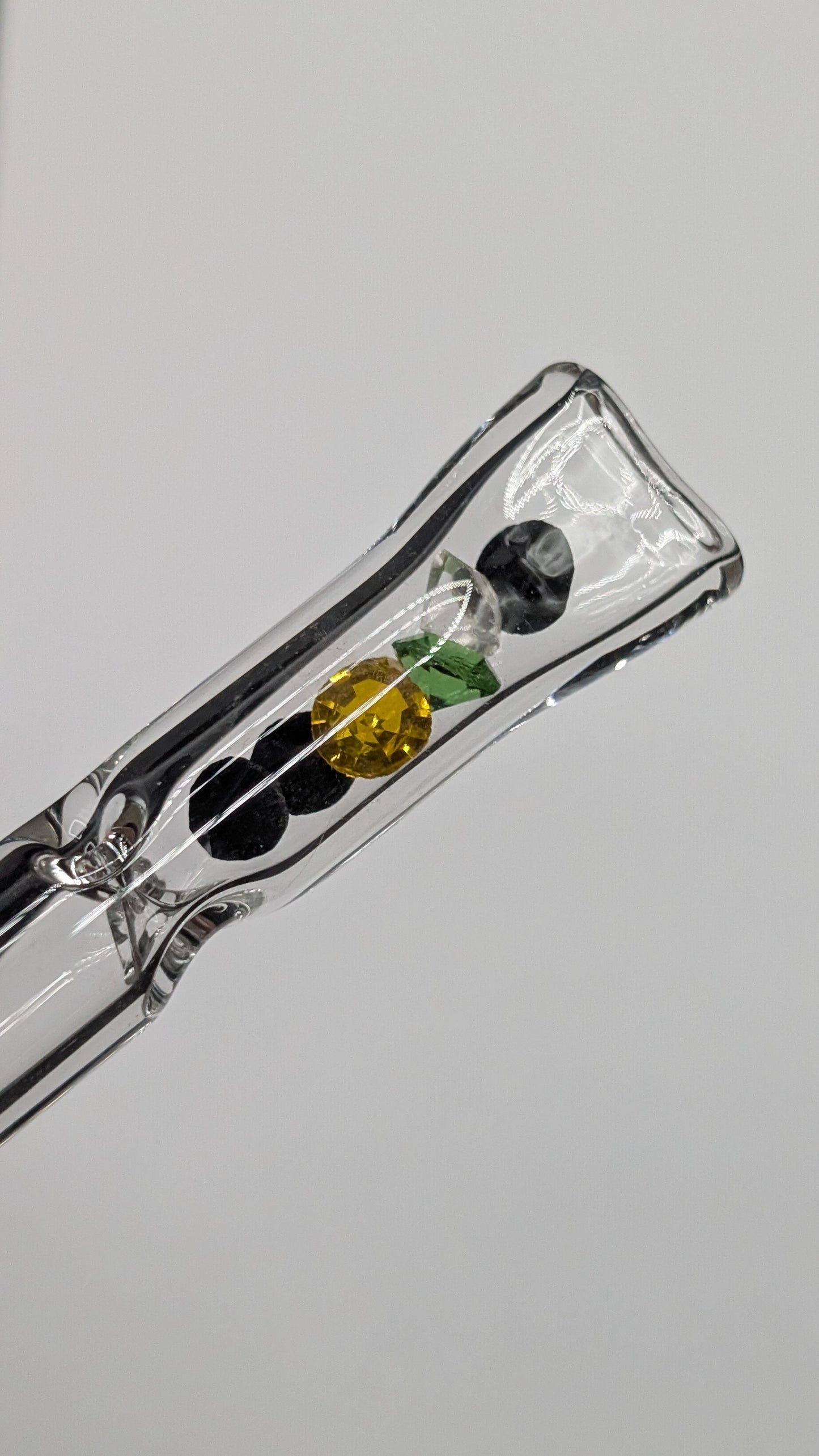 4" Glass One Hitter with Diamond Style Pieces for Smoking  - Pinched Lip